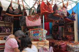 artesanias-mercado-san-cristobal-de-las-casas-chiapas-espacio-vayven-blog